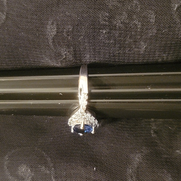 Dark Blue Sapphire Ring - Picture 4 of 9